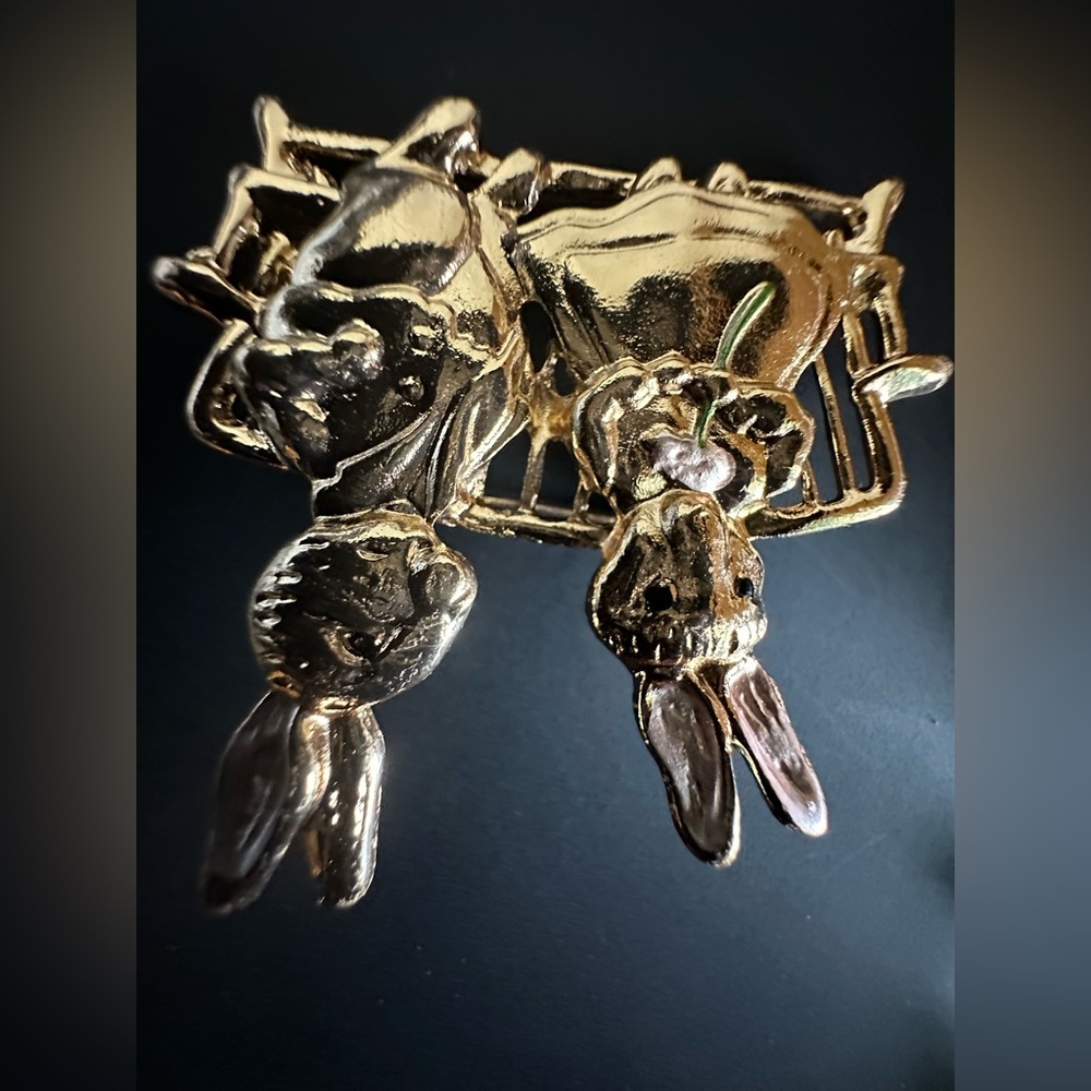 Gold Bunny Couple Brooch - Picture 4 of 6